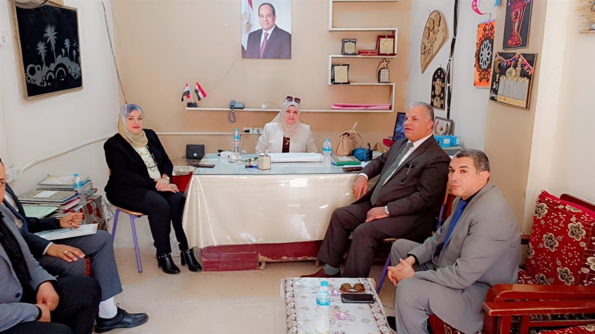 مدير تعليم الفيوم يستقبل رئيس الإدارة المركزية لشئون المعلمين، ويُجري جولة ميدانية بمدارس شرق الفيوم