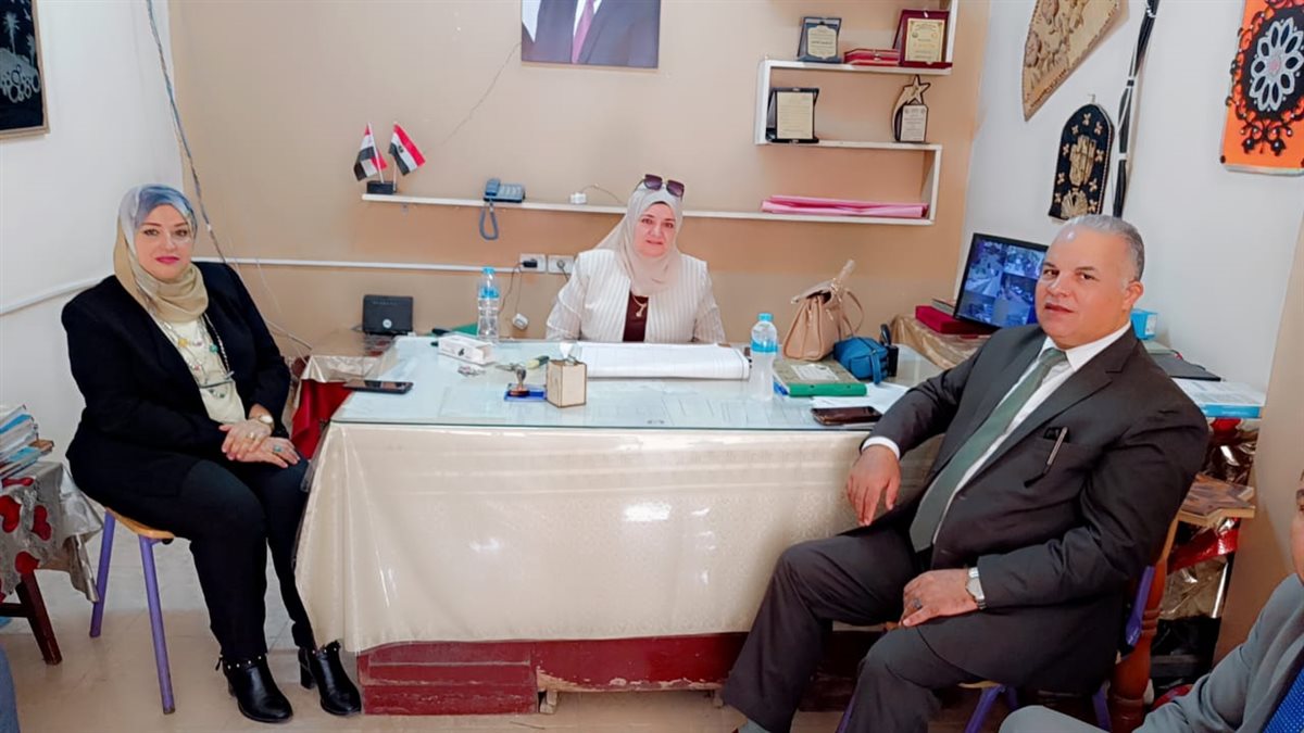 مدير تعليم الفيوم يستقبل رئيس الإدارة المركزية لشئون المعلمين، ويُجري جولة ميدانية بمدارس شرق الفيوم
