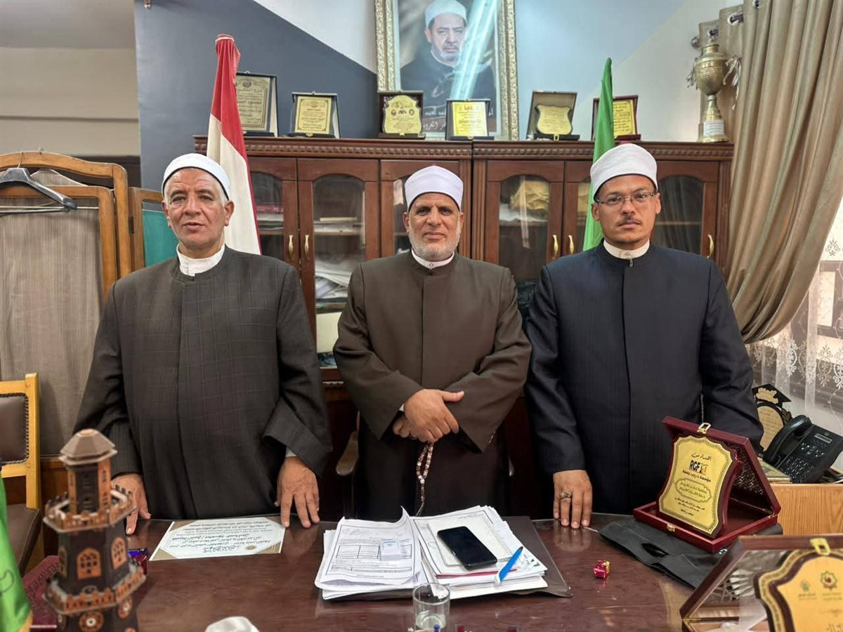 مدير أوقاف الفيوم يلتقي رئيس المنطقة الأزهرية لبحث سبل التعاون والاستعانة بالنماذج المشرفة من شباب الأزهر في خطبة الجمعة