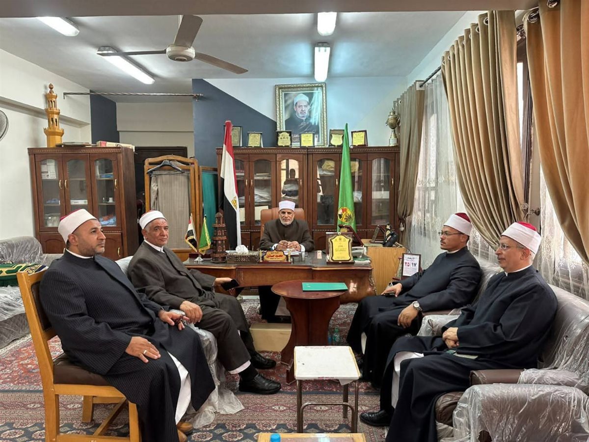 مدير أوقاف الفيوم يلتقي رئيس المنطقة الأزهرية لبحث سبل التعاون والاستعانة بالنماذج المشرفة من شباب الأزهر في خطبة الجمعة