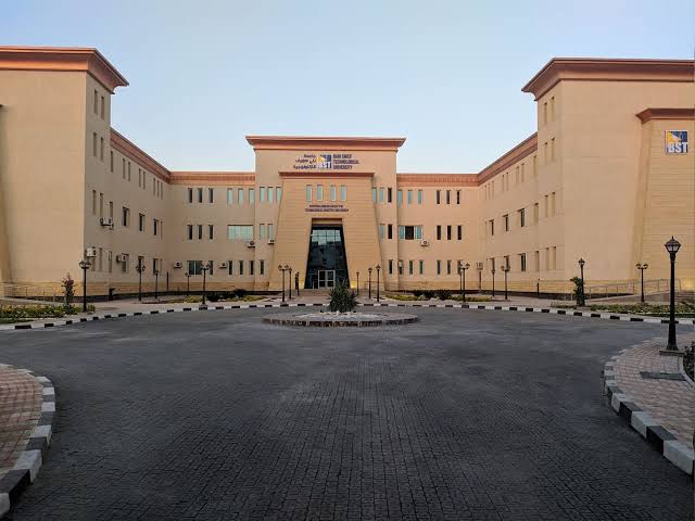 الجامعات التكنولوجية