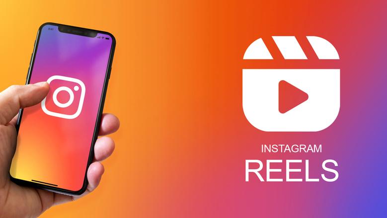  نساء يسافرن لإنشاء Reels على إنستجرام