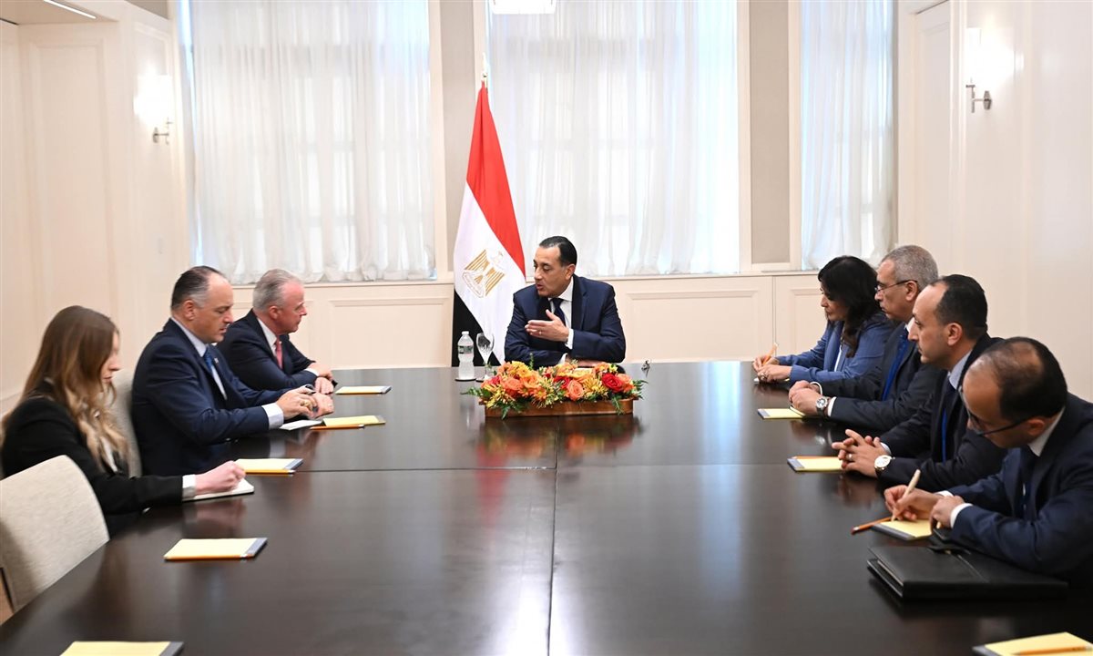 مدبولي يبحث مع رئيس بوينج توسيع التعاون بقطاع الطيران وجذب استثمارات أمريكية