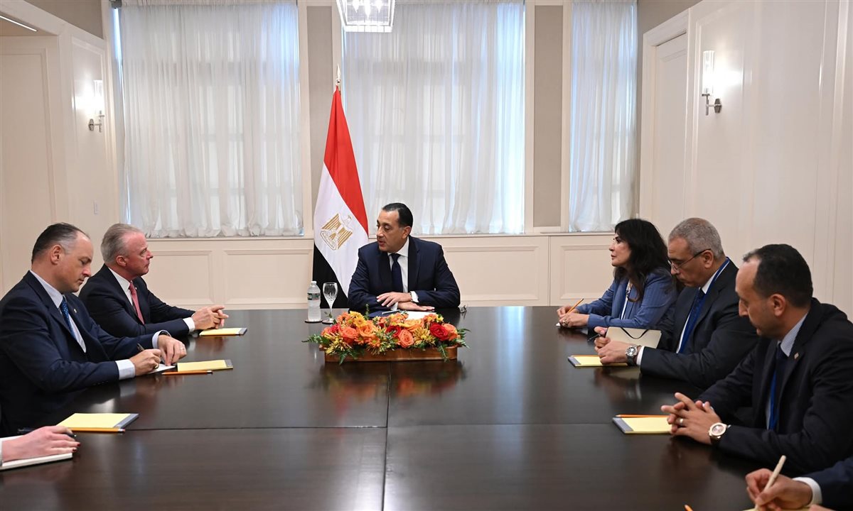 مدبولي يبحث مع رئيس بوينج توسيع التعاون بقطاع الطيران وجذب استثمارات أمريكية