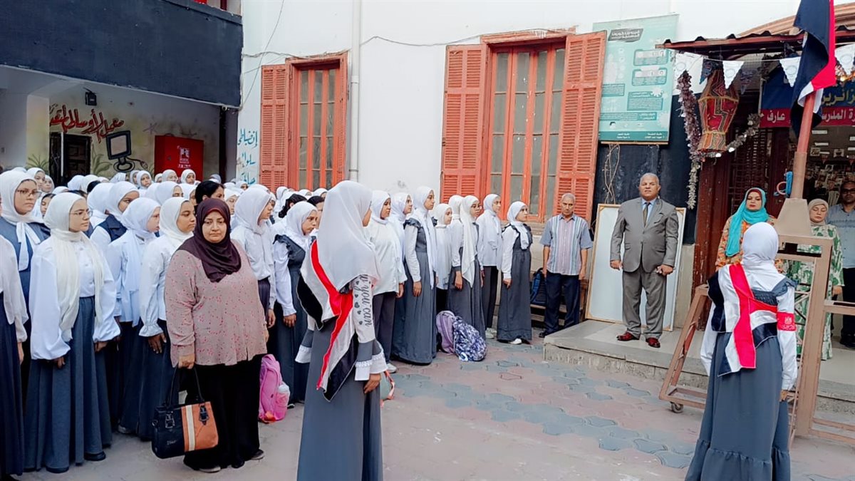 مدير تعليم الفيوم يناقش طلاب المرحلة الثانوية حول الذكاء الاصطناعي