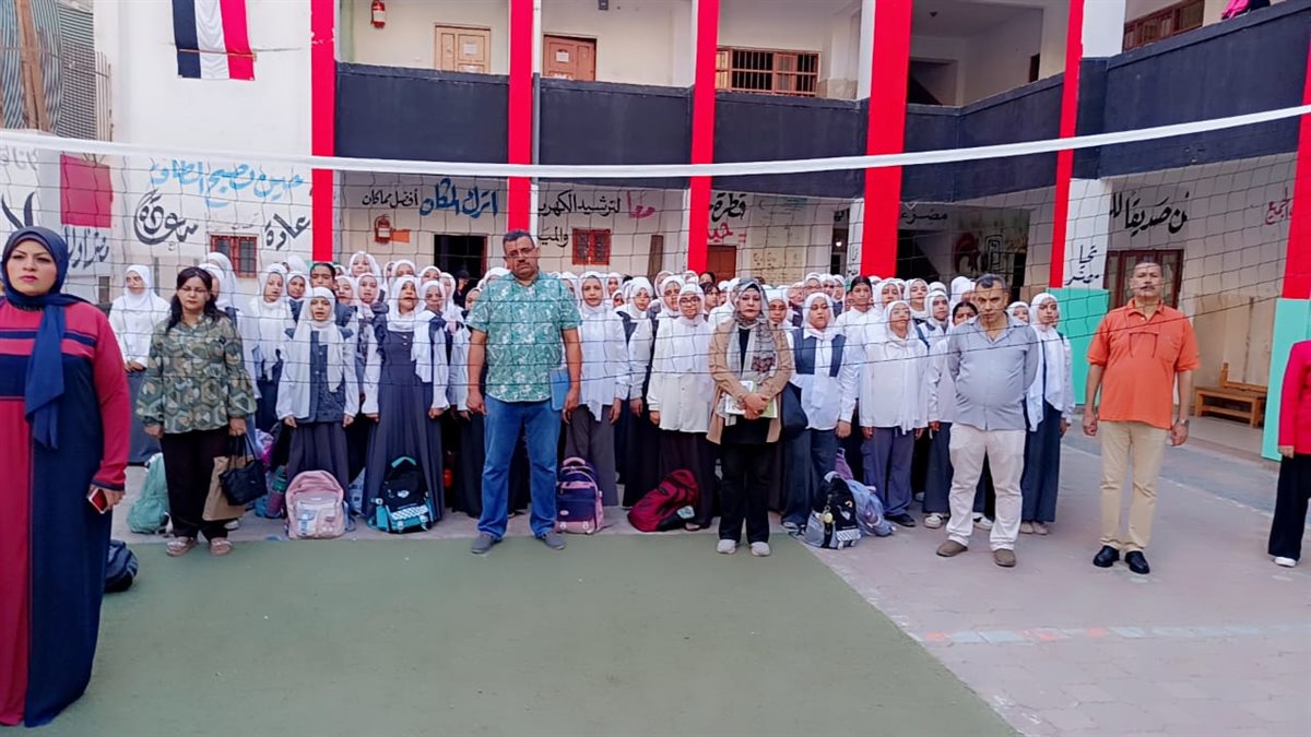 مدير تعليم الفيوم يناقش طلاب المرحلة الثانوية حول الذكاء الاصطناعي
