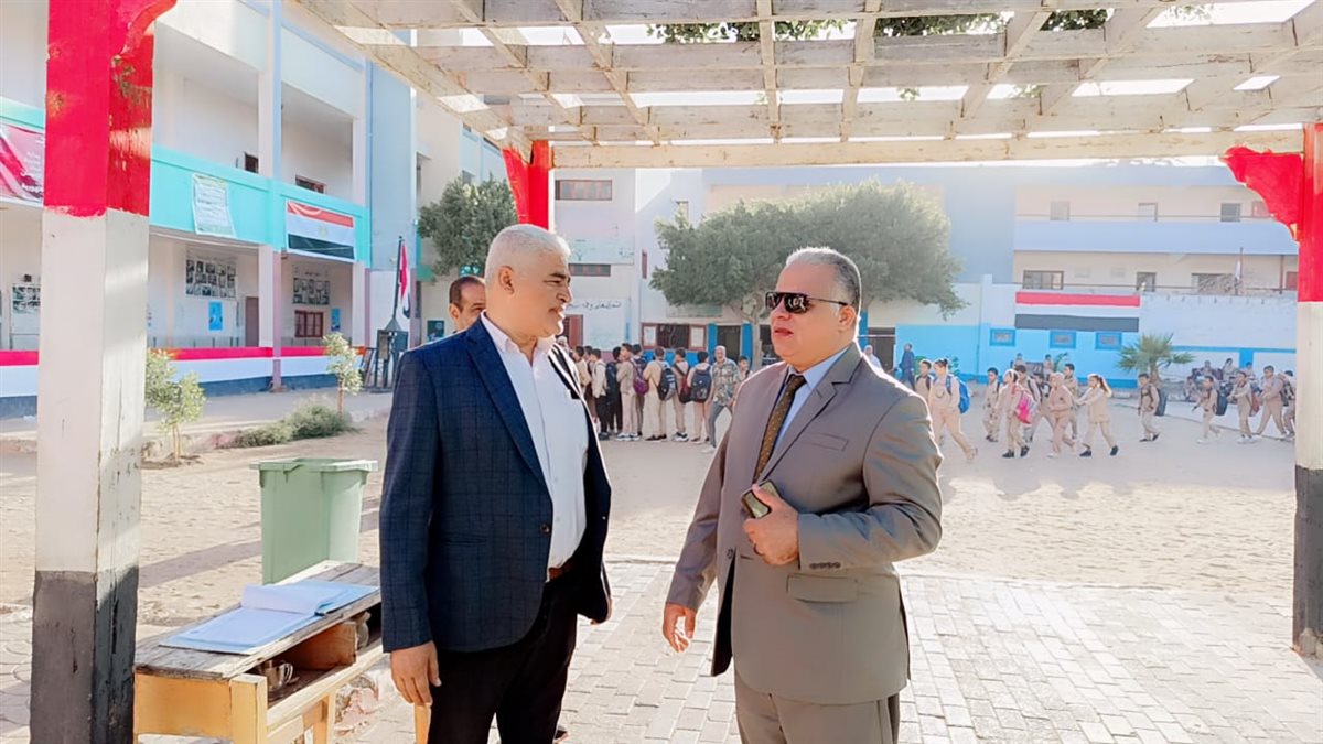 مدير تعليم الفيوم يناقش طلاب المرحلة الثانوية حول الذكاء الاصطناعي