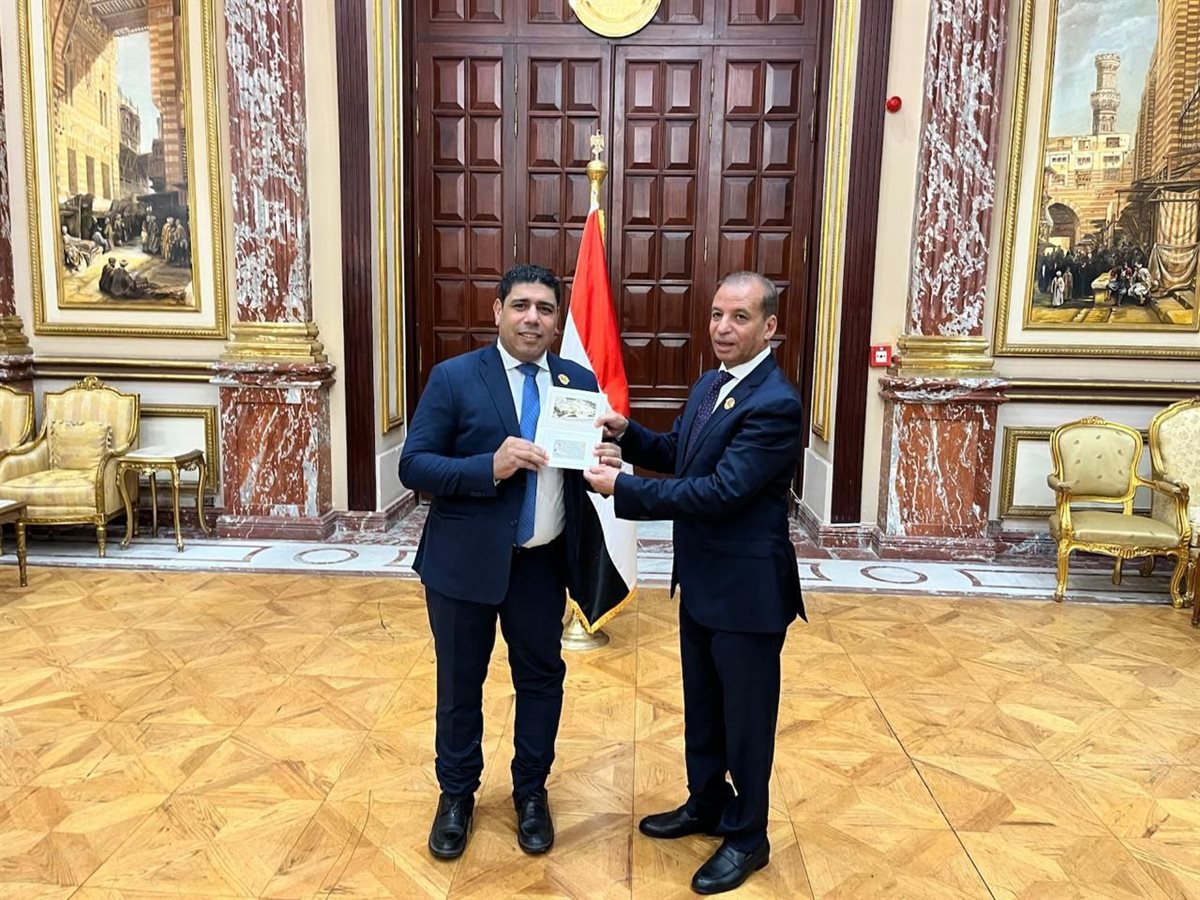 عادل زيدان