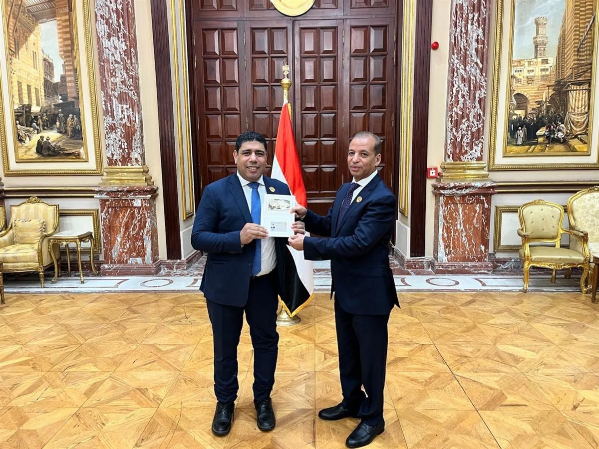 عادل زيدان