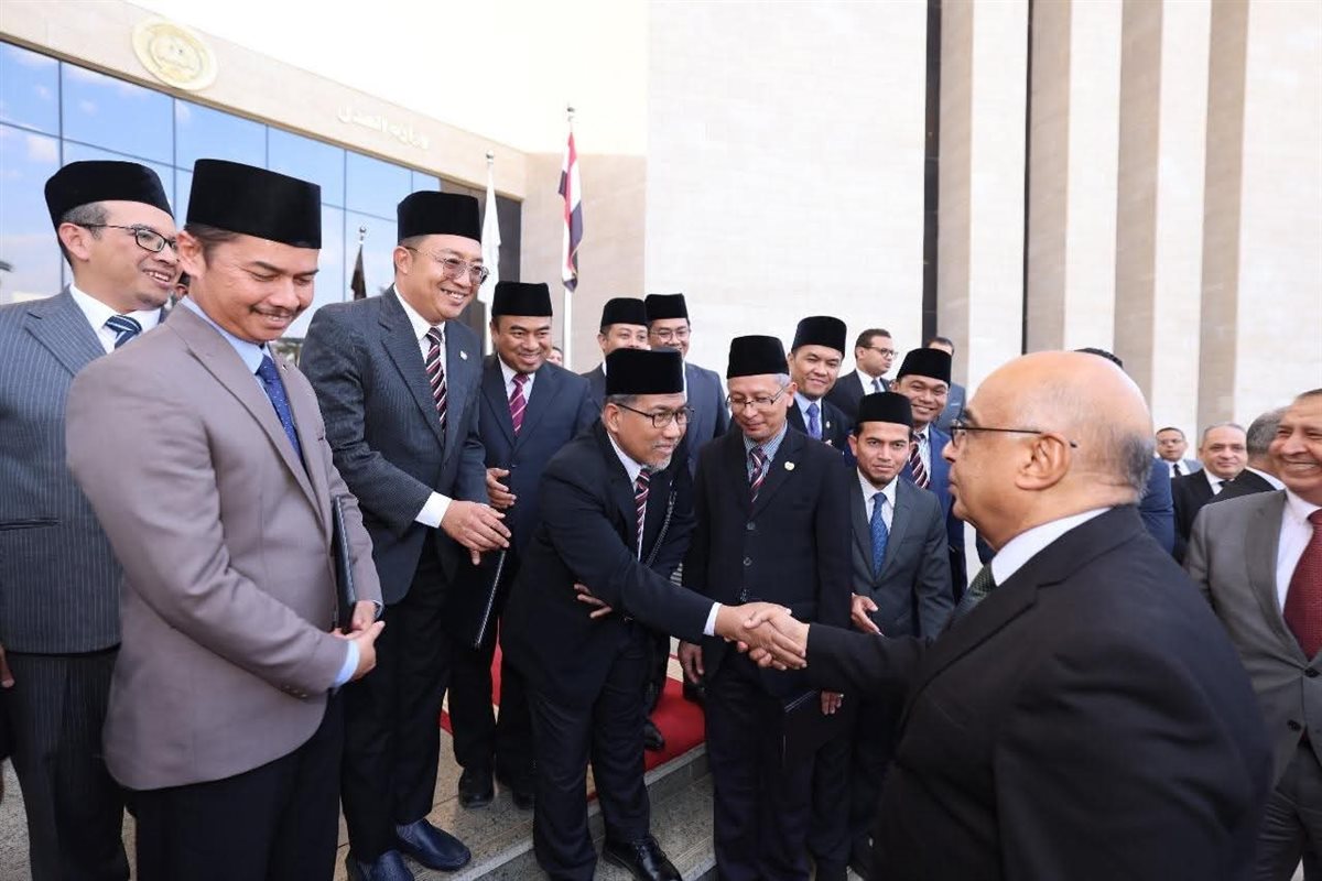 وزير العدل يكرم وفدًا قضائيًا ماليزيًا ويعزز التعاون القضائي المصري الماليزي