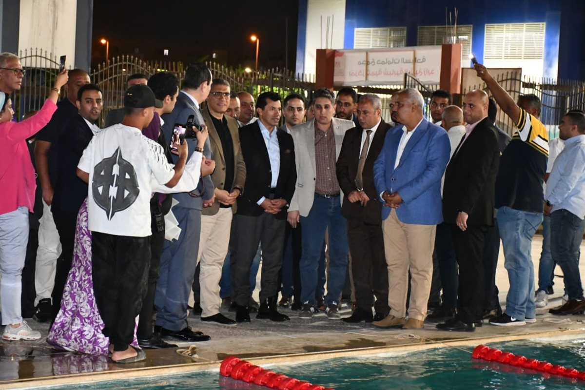 من افتتاح مجمع حمامات السباحة بالشيخ زايد