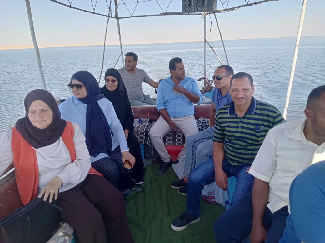 السكرتير العام والمساعد ورئيس مركز ابشواى بجولة ميدانية لمتابعة حظر الصيد الجائر ببحيرة قارون