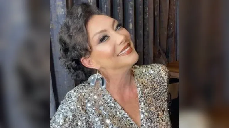 الفنانة التركية غُللو