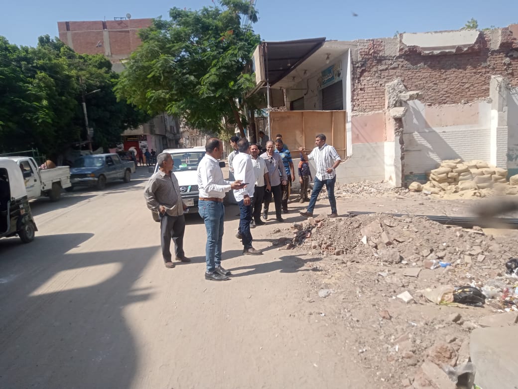تحرير 45 محضر لمخالفات اشغال طريق واعلانات مخالفة وإدارة محلات بدون ترخيص بابشواى<br>