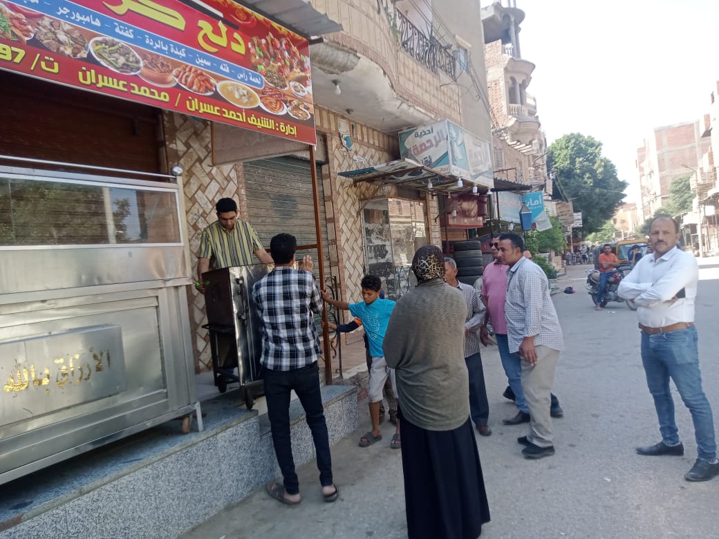 تحرير 45 محضر لمخالفات اشغال طريق واعلانات مخالفة وإدارة محلات بدون ترخيص بابشواى<br>