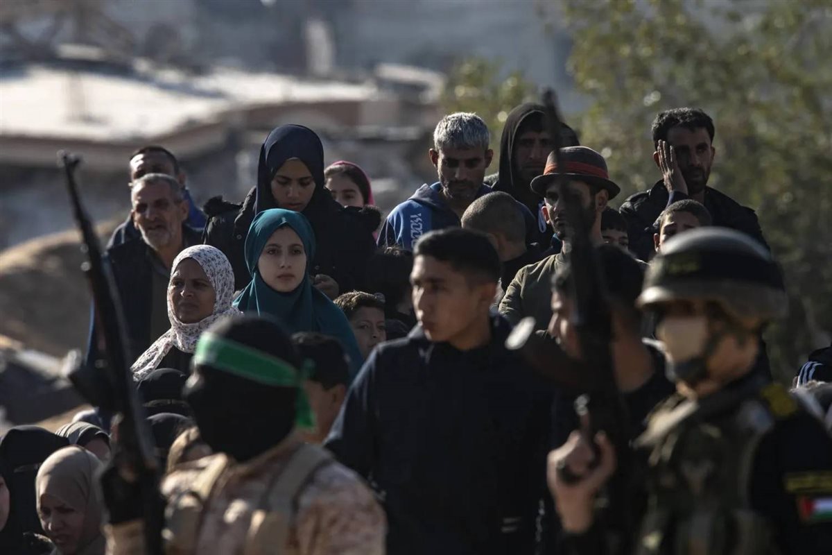صورة أرشيفية لعناصر القسام 