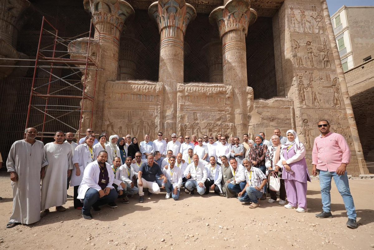 وزير السياحة والآثار يتفقد مشروعات ترميم معبد إسنا وإعادة إحياء وكالة الجداوي