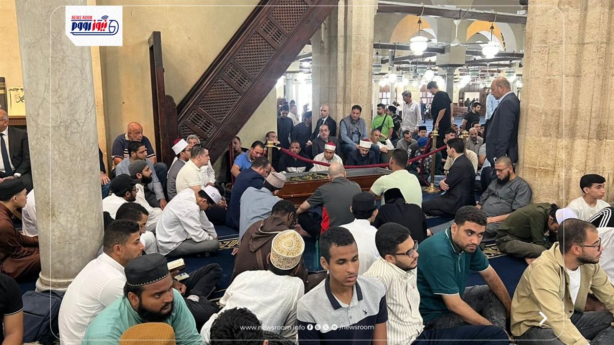 صلاة جنازة الدكتور أحمد عمر هاشم