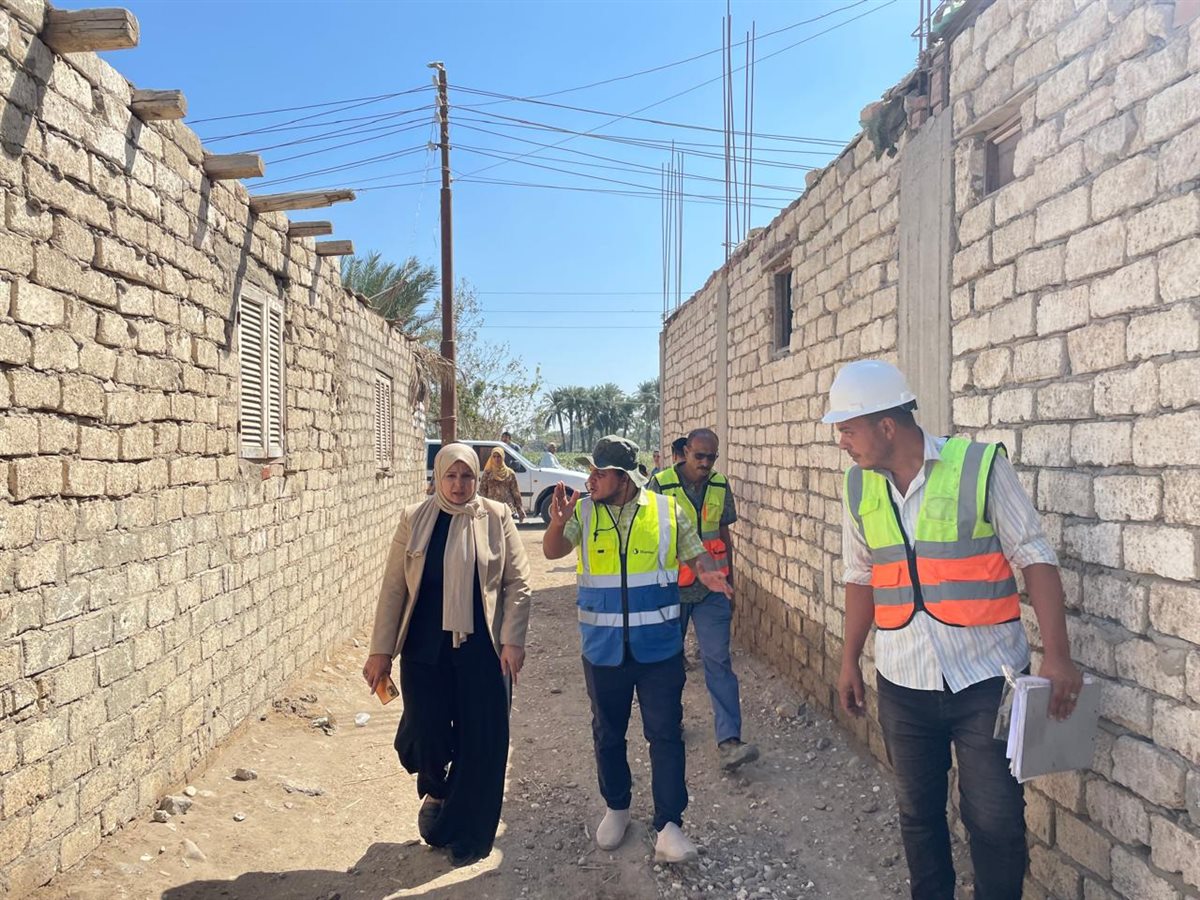 رئيس مركز ابشواى تبحث سبل إنهاء أعمال الصرف الصحي بطريق ابشواي السنجأ للبدء في أعمال الرصف