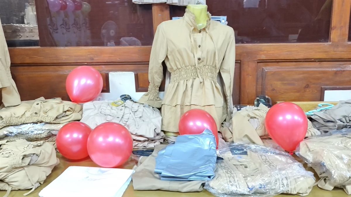 قبيصي يفتتح معرض ملابس الزي المدرسي للطلاب الأيتام بمديرية التربية والتعليم بالفيوم