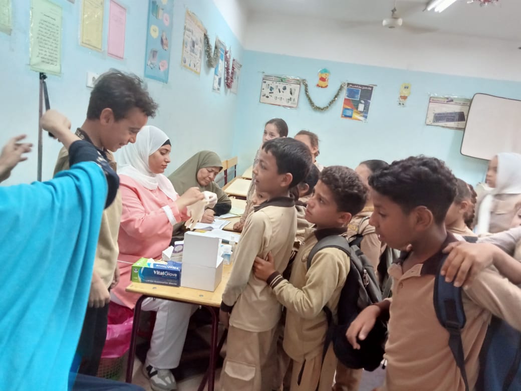 مدير تعليم الفيوم تفعيل دور اللجنة الصحية بالمدارس ومتابعة منسقي الصحة بالإدارات التعليمية