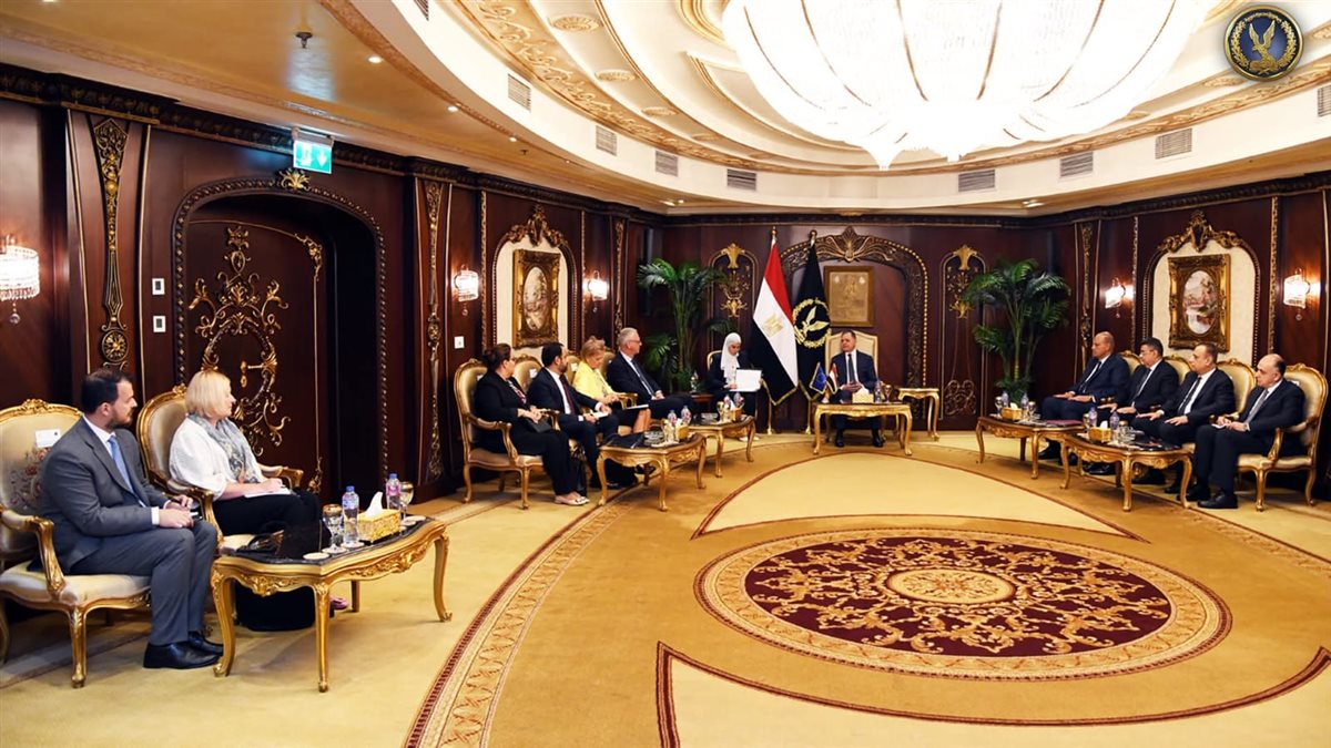 <strong>المدير التنفيذي لوكالة الاتحاد الأوروبي يشيد بجهود الداخلية في مكافحة المخدرات</strong>