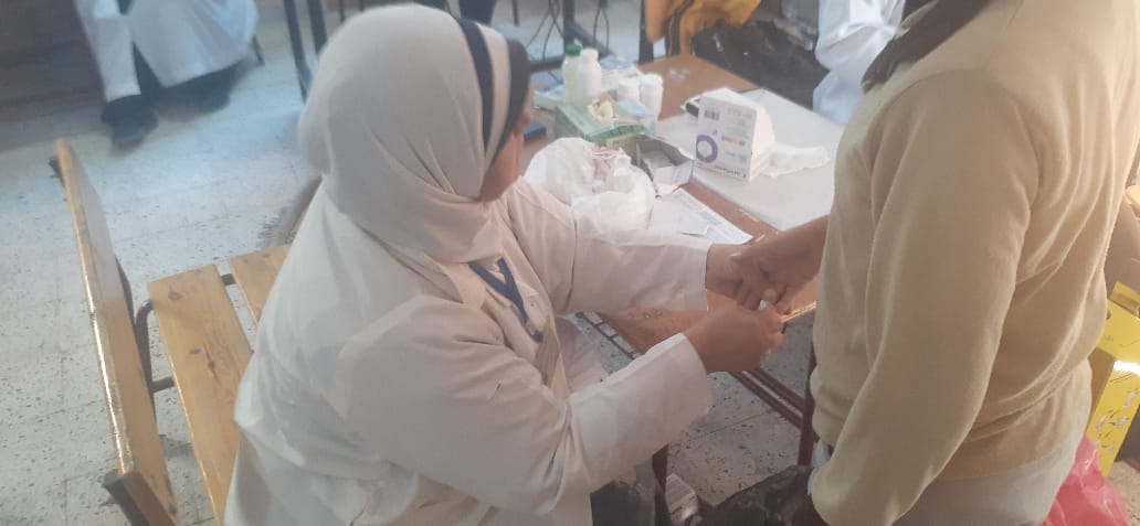 مدير تعليم الفيوم تفعيل دور اللجنة الصحية بالمدارس ومتابعة منسقي الصحة بالإدارات التعليمية