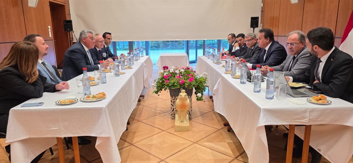 خالد عبدالغفار وزير الصحة