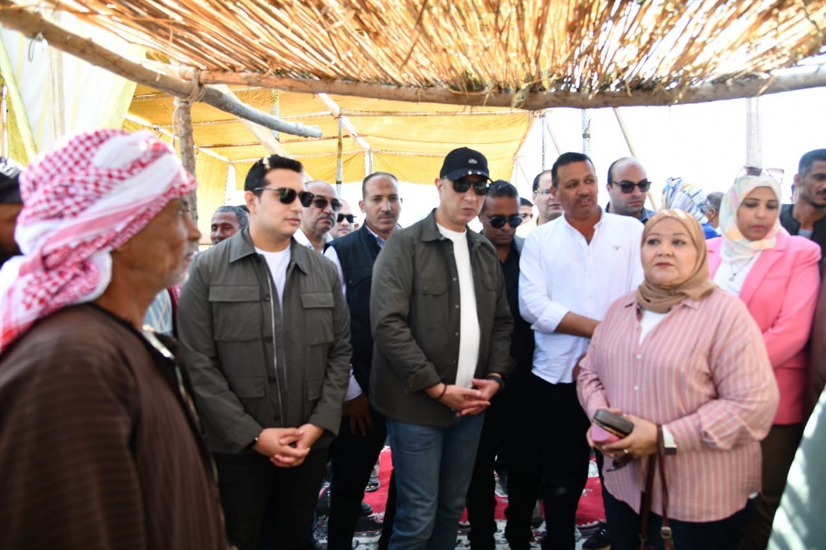 محافظ الفيوم يشهد مزاداً لبيع السمك والجمبري بإحدى الحلقات على ساحل بحيرة قارون