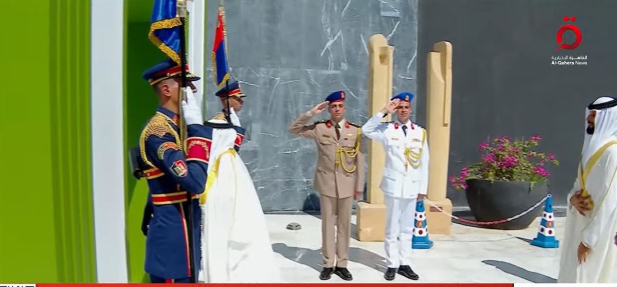 وصول أمير الكويت إلى مصر