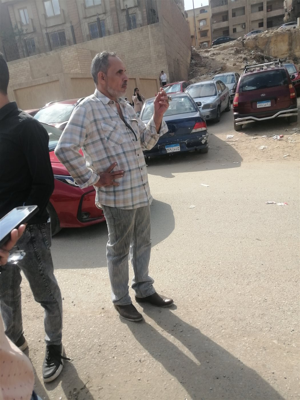 والدها