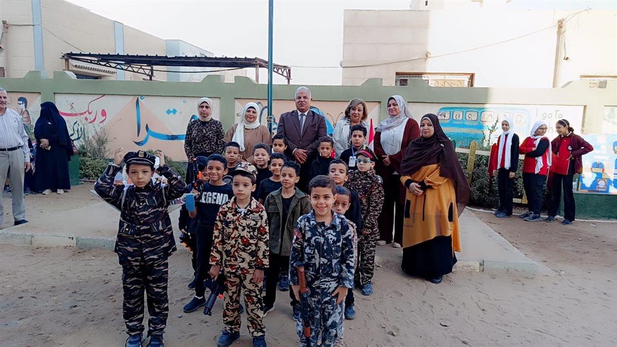 مدير تعليم الفيوم يشيد بانتظام العملية التعليمية وانضباط العمل بمدرسة البحوث الرسمية للغات بشرق الفيوم