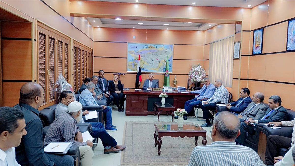 قبيصي: تشجير جميع المدارس وتفعيل برنامج القرائية ولجان متابعات مفاجئة لجميع مدارس الفيوم