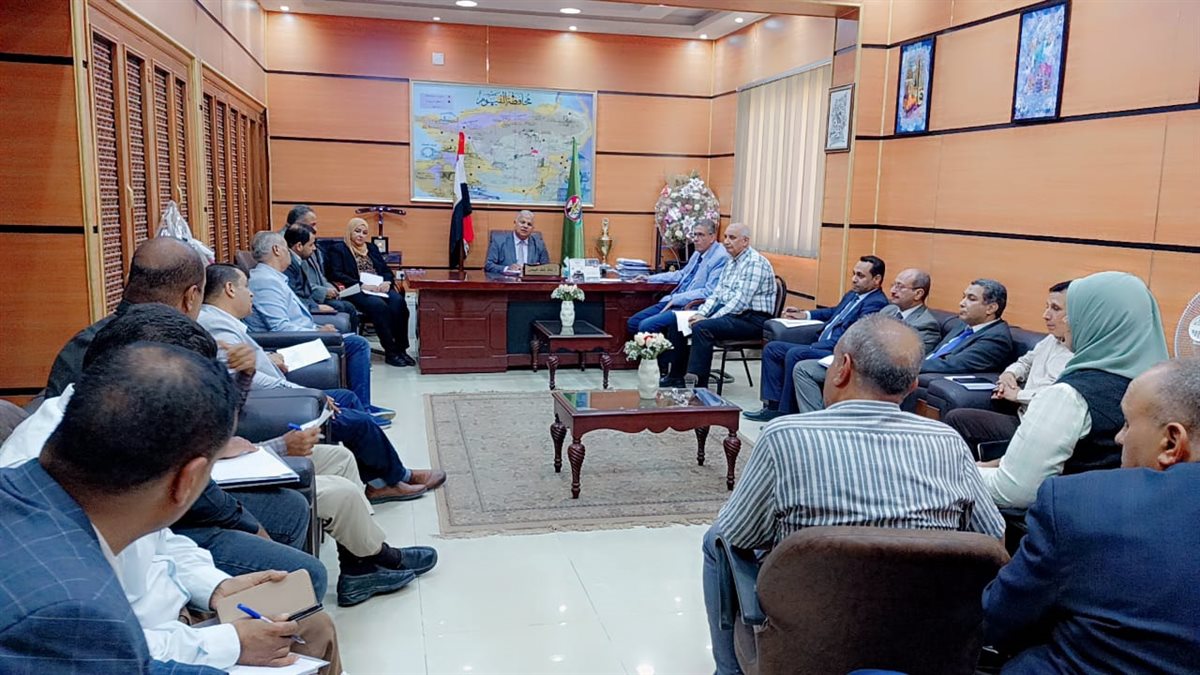 قبيصي: تشجير جميع المدارس وتفعيل برنامج القرائية ولجان متابعات مفاجئة لجميع مدارس الفيوم