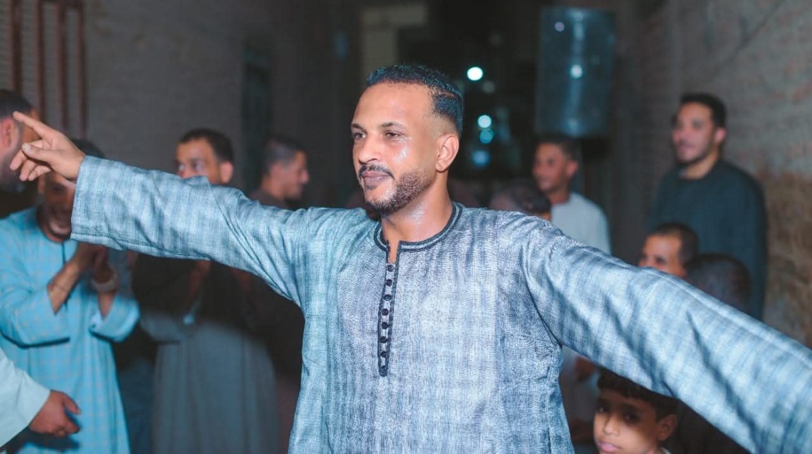 الشاب المصاب بضمور العضلات 