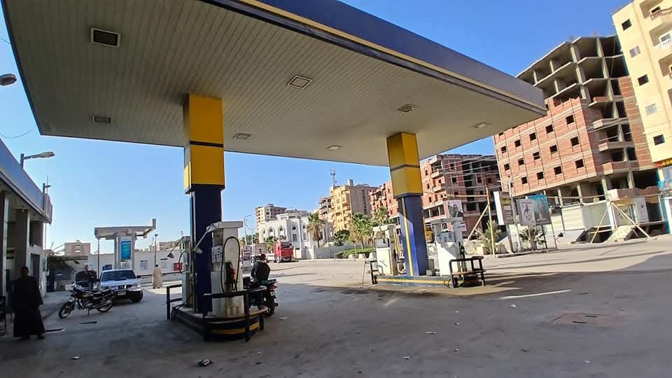رئيس مركز ومدينة طامية يتابع محطات الوقود ومجمع سيارات طامية وتطبيق التعريفة الجديدة