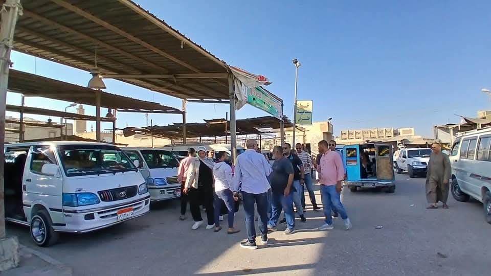 رئيس مركز ومدينة طامية يتابع محطات الوقود ومجمع سيارات طامية وتطبيق التعريفة الجديدة