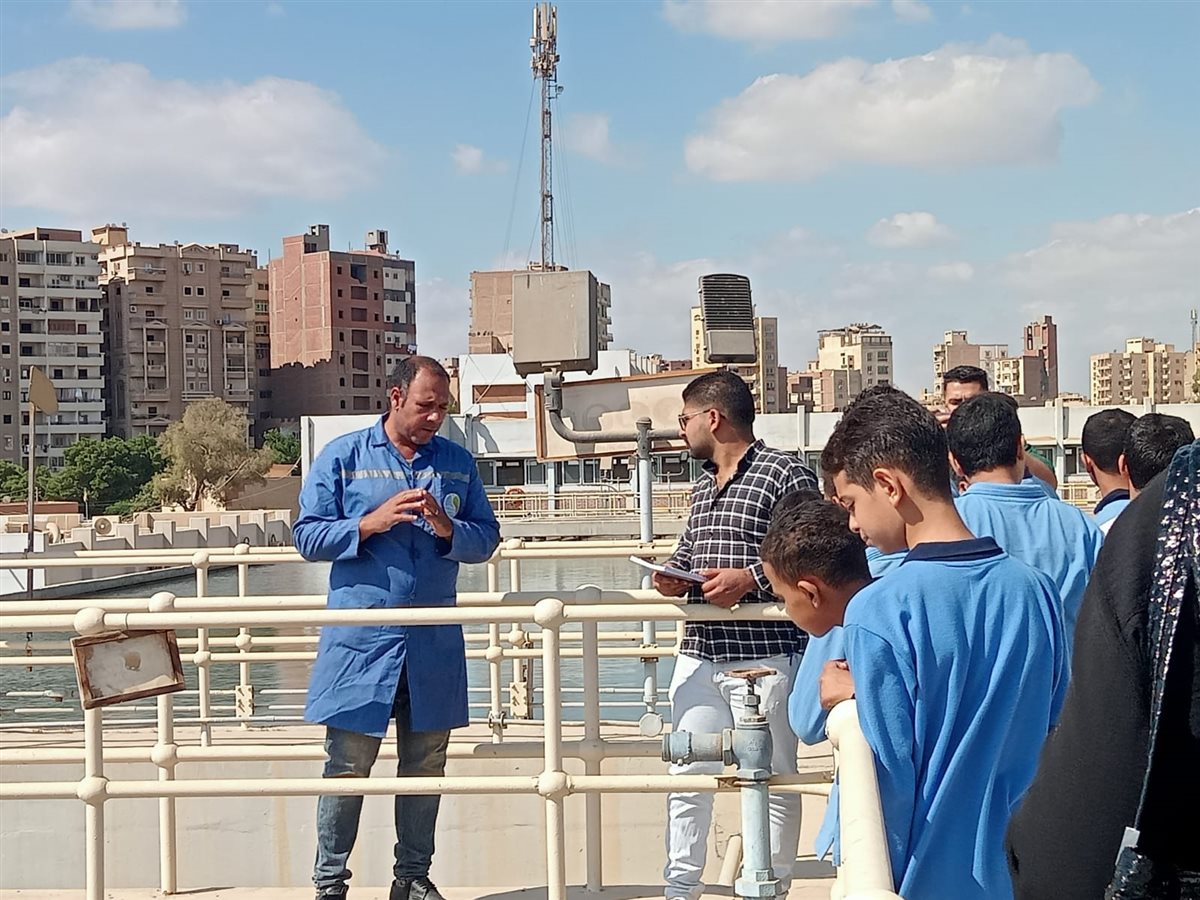 مياه الفيوم” تنظم زيارات ميدانية لطلاب المدارس بمحطات تنقية مياه الشرب