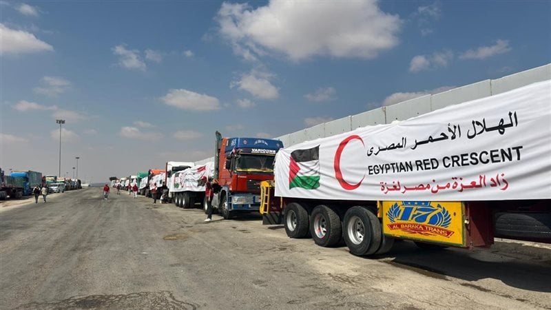 إدخال المساعدات الإنسانية إلى قطاع غزة