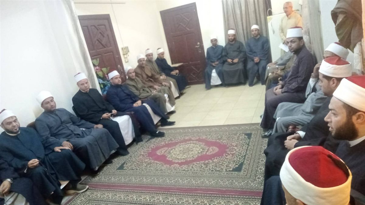 مدير أوقاف الفيوم يجتمع بالأئمة المتميزين والمواهب ويشدد على مواجهة الفكر المتطرف وكل تحديات شعب مصر العظيم هو مهمتنا الكبرى