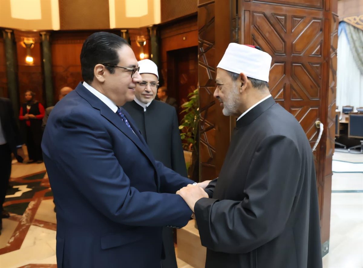 <strong>شيخ الأزهر ورئيس جامعة القاهرة</strong>