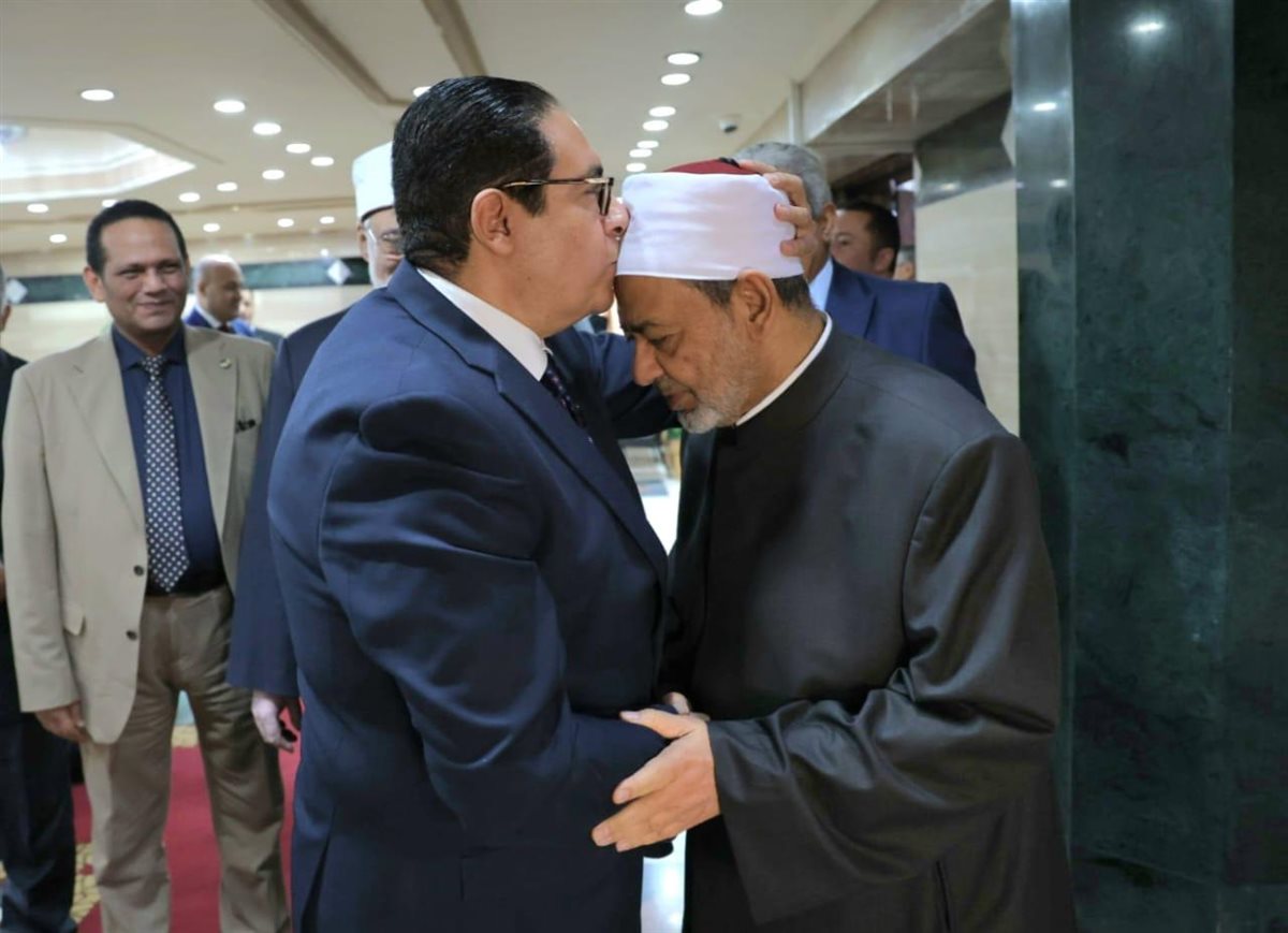 <strong>شيخ الأزهر ورئيس جامعة القاهرة</strong>
