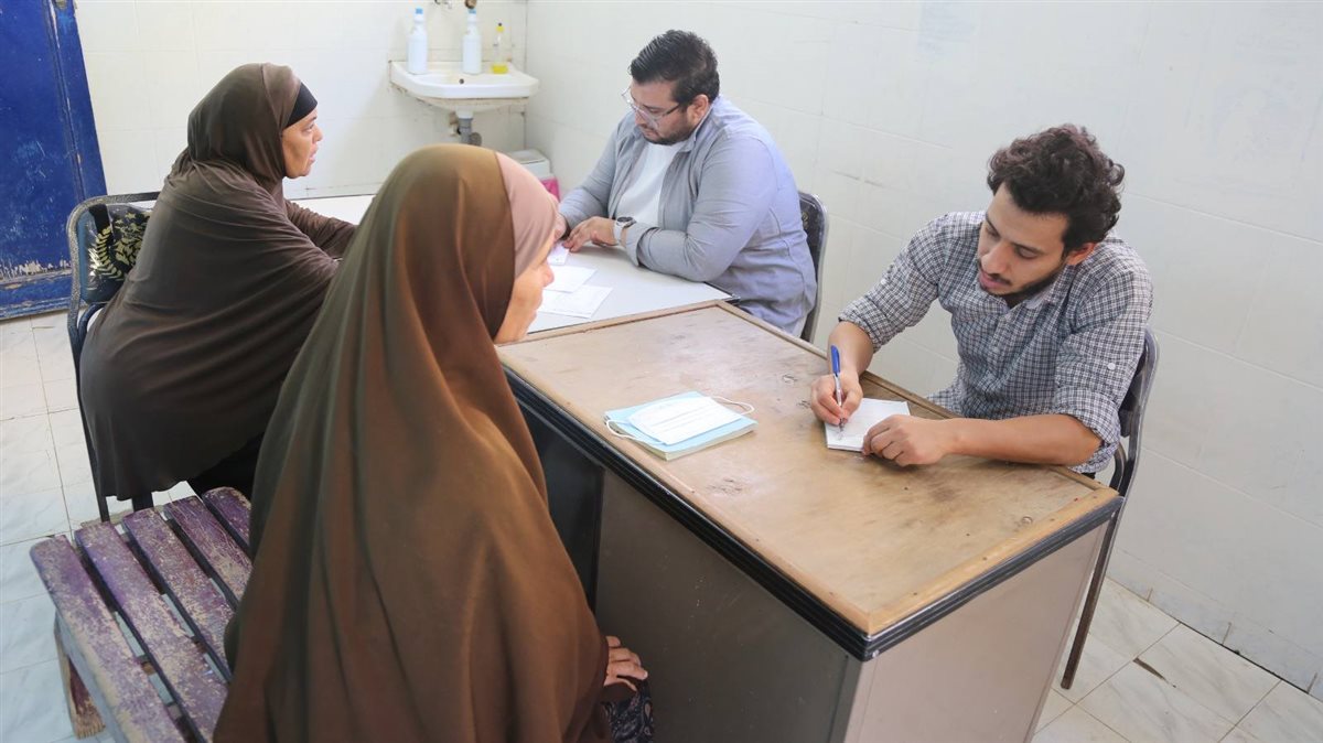 جامعة الفيوم: قافلة طبية شاملة للكشف والعلاج لأهالي قرية سنرو القبلية