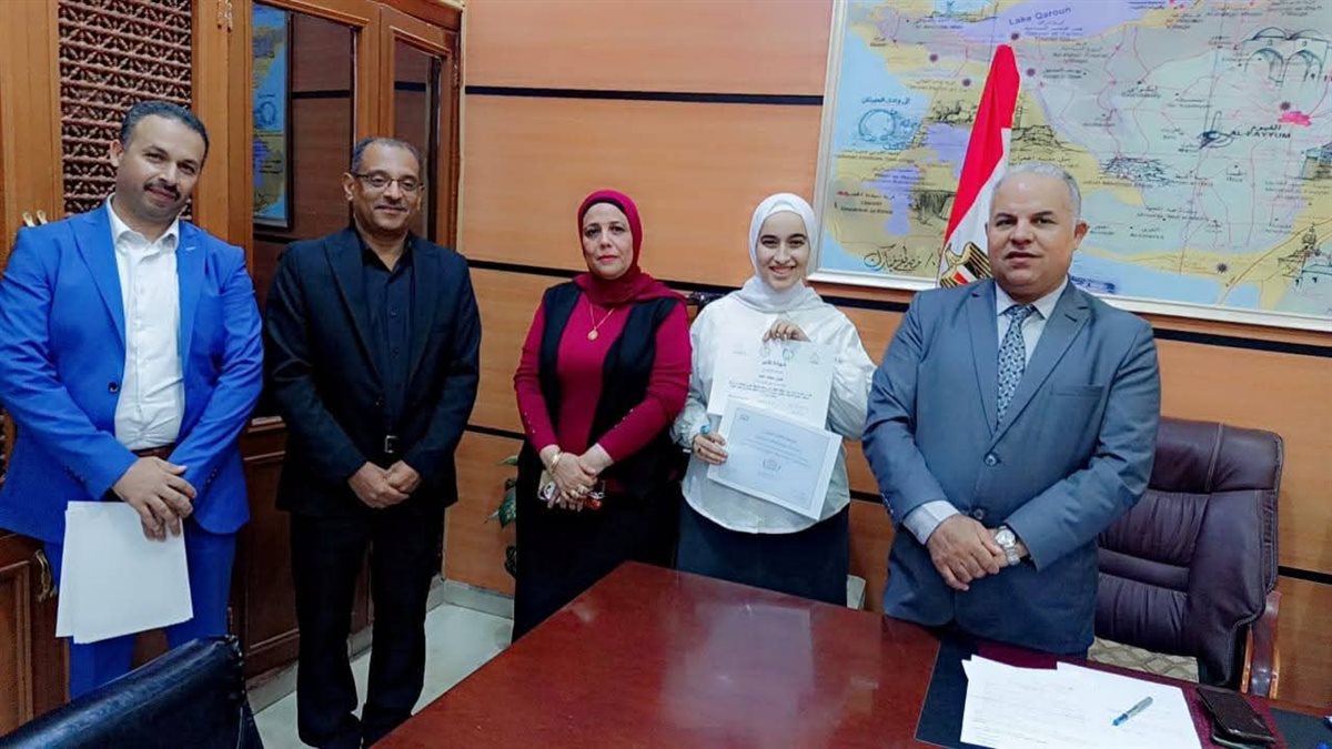 مدير تعليم الفيوم يكرم الفائزين في مسابقة