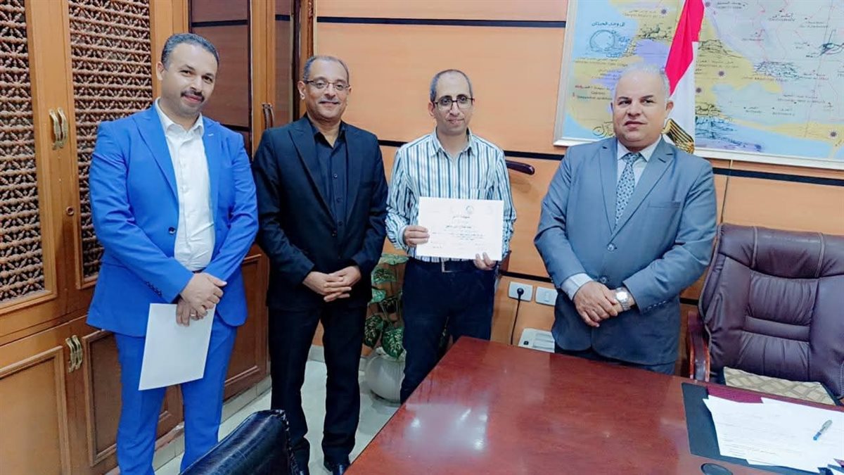 مدير تعليم الفيوم يكرم الفائزين في مسابقة