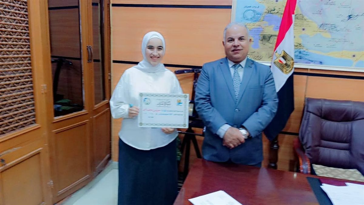 مدير تعليم الفيوم يكرم الفائزين في مسابقة