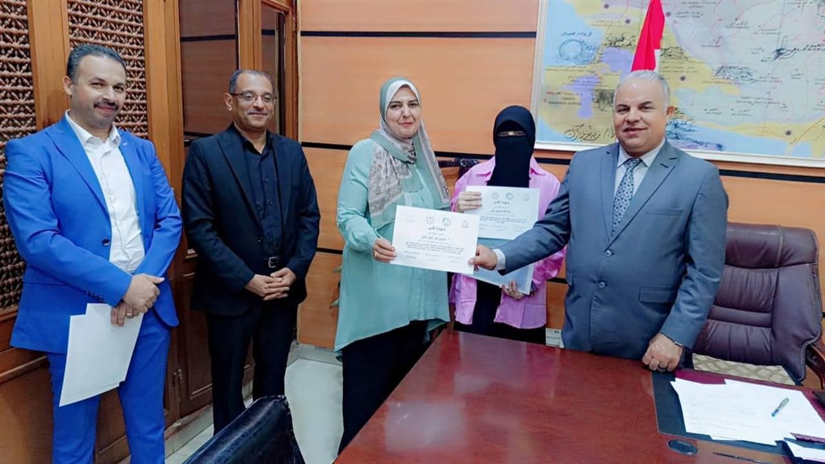 مدير تعليم الفيوم يكرم الفائزين في مسابقة