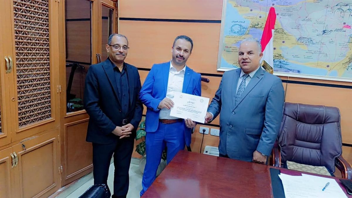مدير تعليم الفيوم يكرم الفائزين في مسابقة