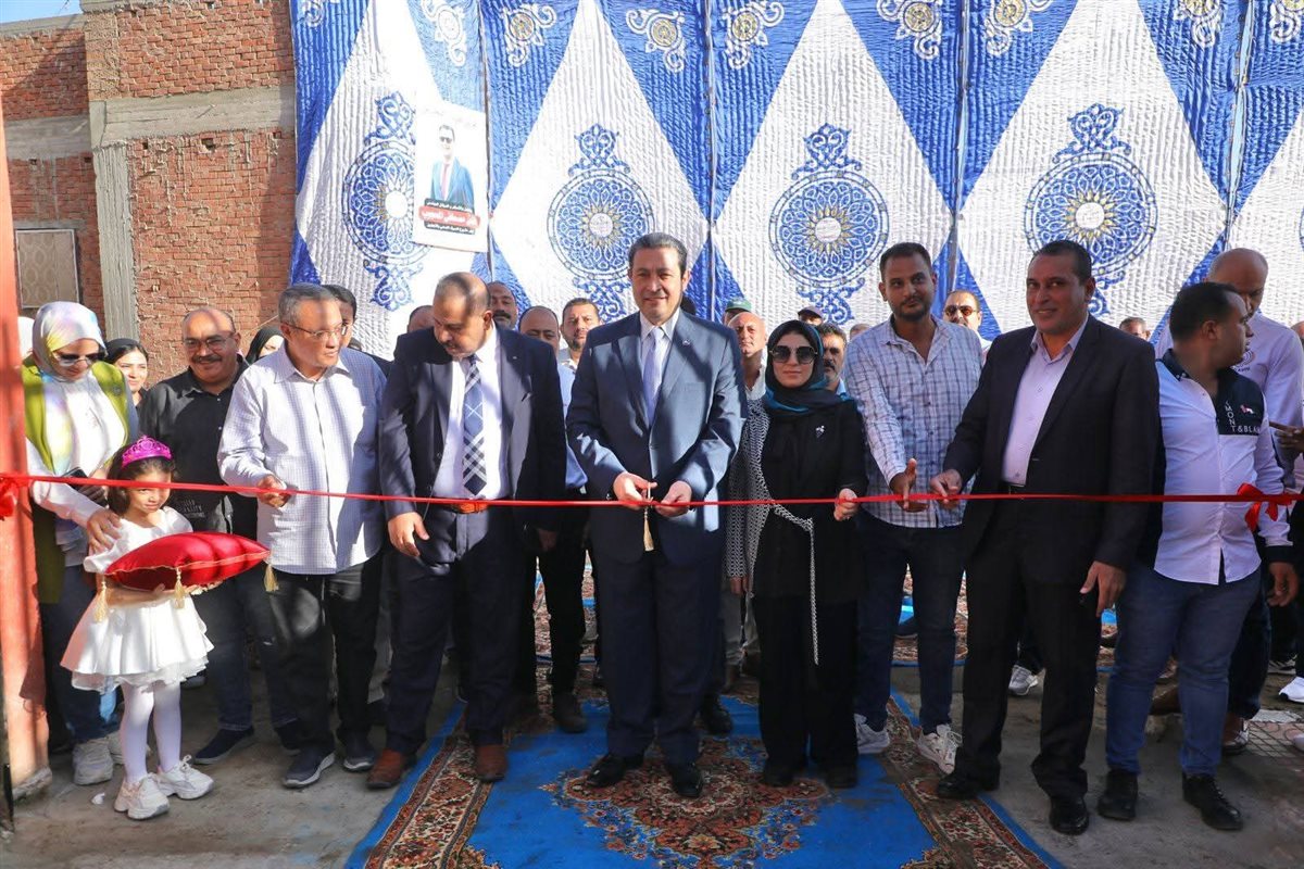 محافظ دمياط يفتتح محطة رفع صرف صحي النجارين