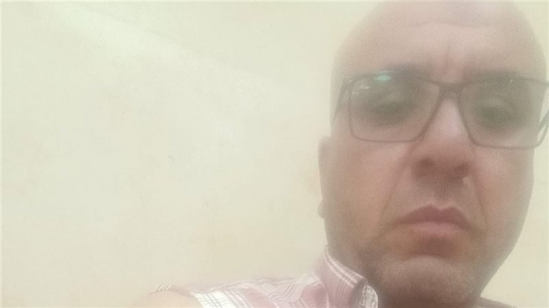 طالب يعتدي على مدرس بالقليوبية ويمزق ملابسه